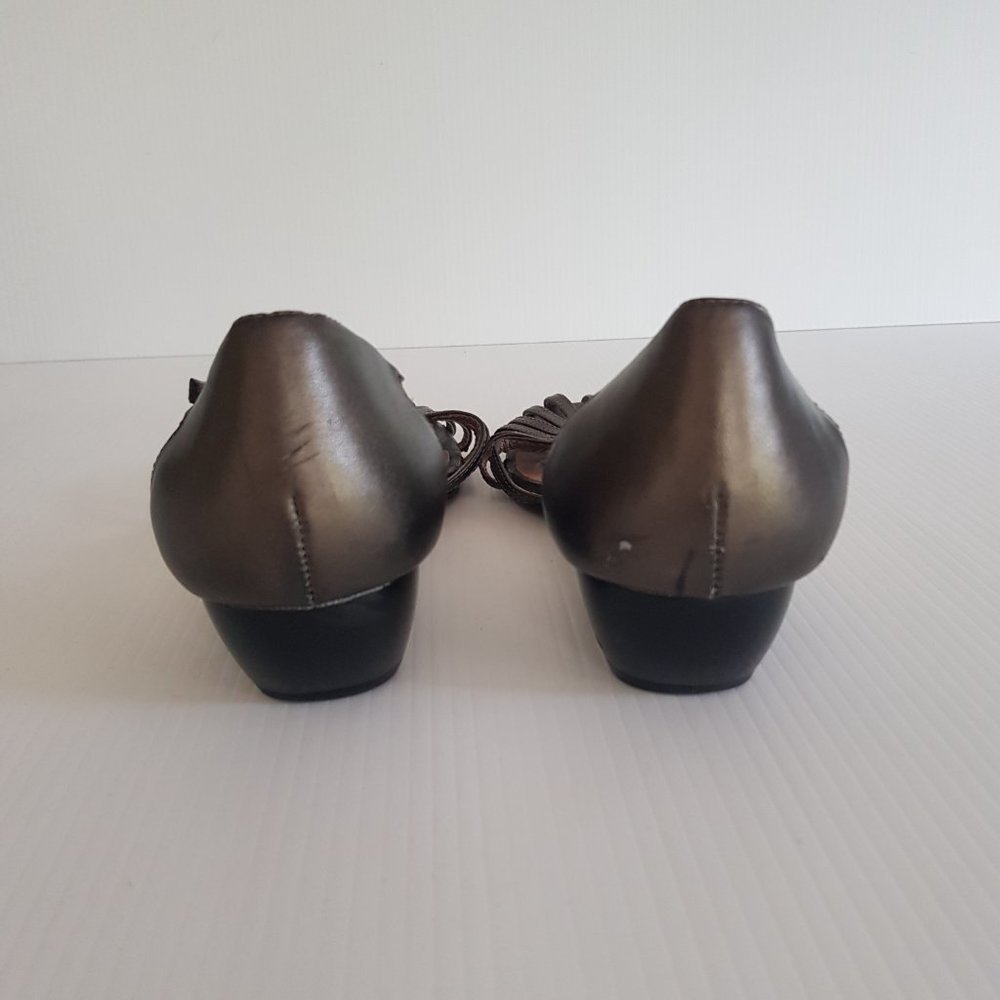 Hush Puppies Size 8C Eu 39 Leather Sandals Bronze Low Heel Womens Shoes - Picture 2 of 8